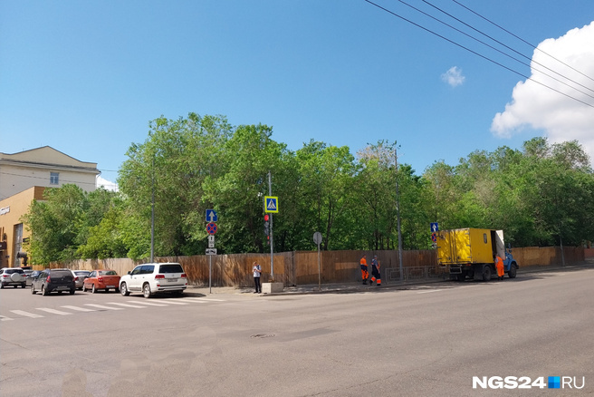 Недострой возле бывшего «Кинопарка Пикры» в Красноярске купили за 23 млн