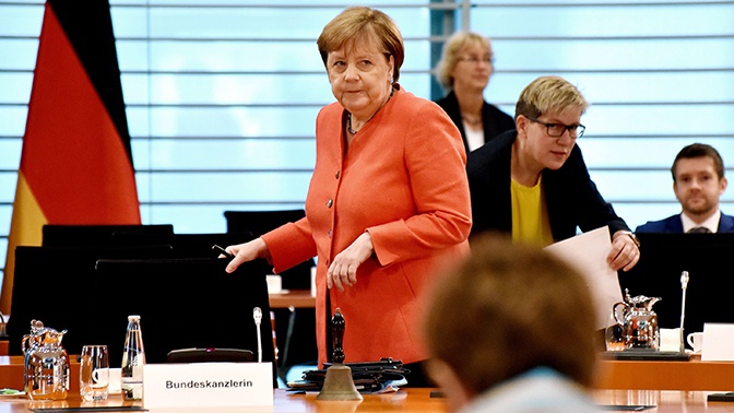 «Германия в двойственном положении»: в Госдуме ответили на заявление Меркель о диалоге с Россией