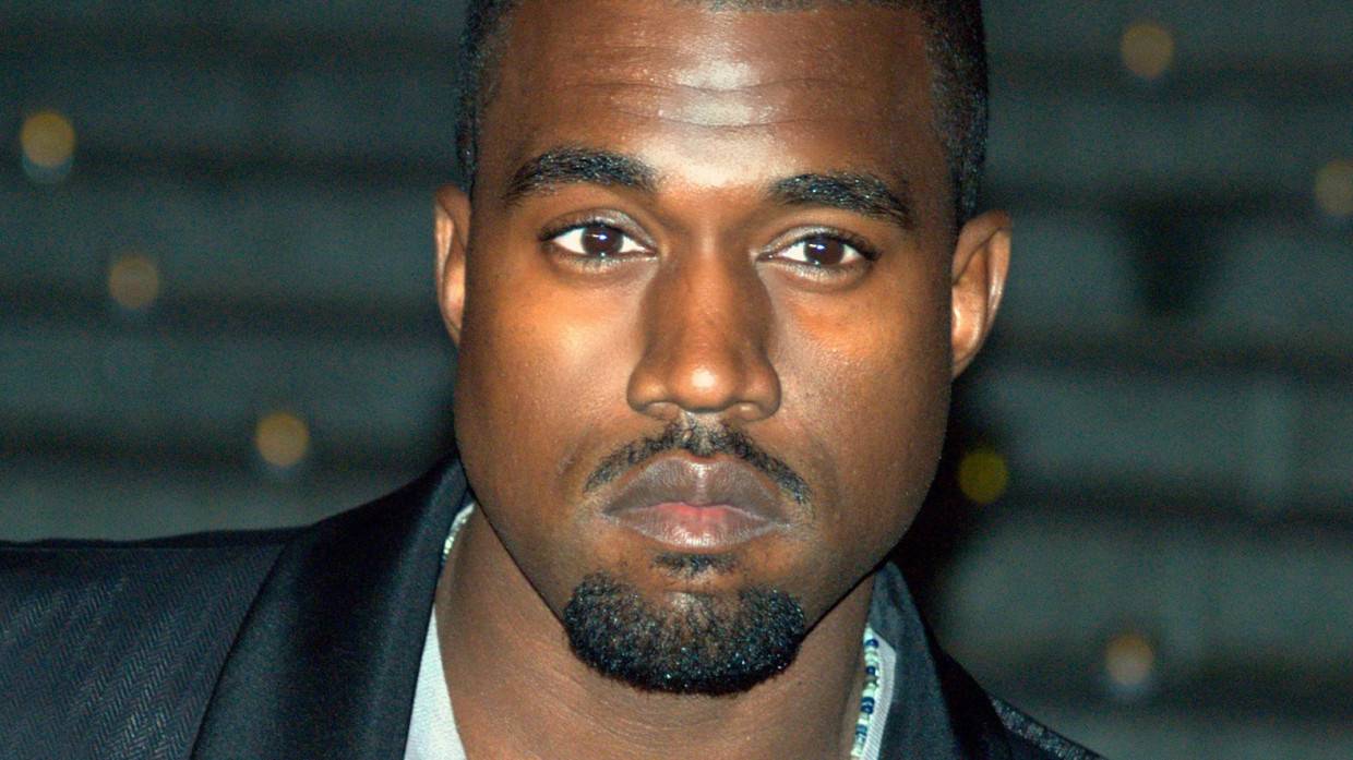 Канье Уэст потребовал от Билли Айлиш извинений за остановку концерта