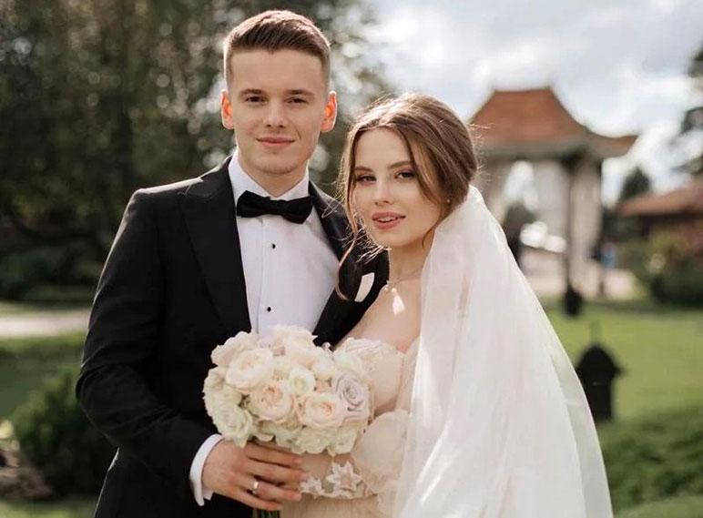 Сын Валерии женился: Трогательные фото со свадебной церемонии