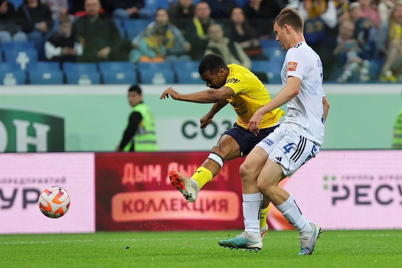 «Ростов» вырвал победу у «Оренбурга», забив два мяча на 81-й и 96-й минутах
