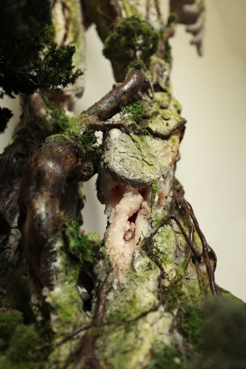 Древовидная фигура, состоящая из природных и технологических элементов от Гаррет Кейн Гаррет Кейн, Скульптуры, дерево, скульптор, художник, человек