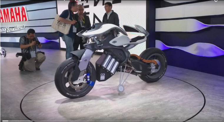 Мотоцикл MOTOROID от Yamaha с автопилотом