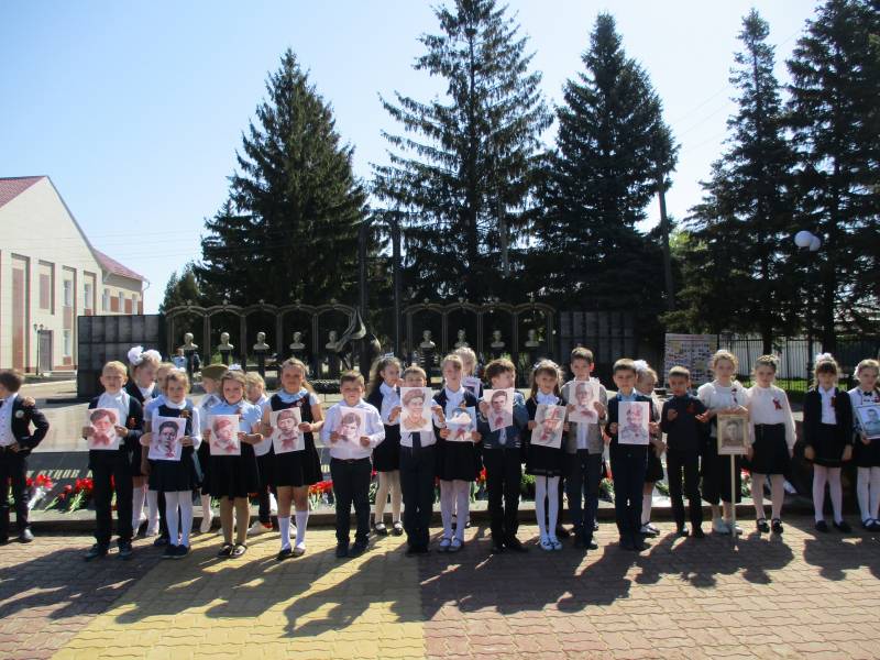 «Бессмертный полк юных» шагает по городам
