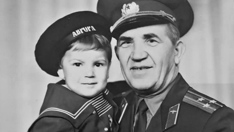 Предали свои: Вещи Героя Советского Союза выбросили на помойку Предали свои: Вещи Героя Советского Союза выбросили на помойку россия