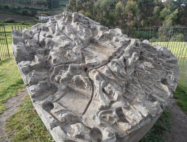 Фото взято с сайта: https://www.amusingplanet.com/2016/07/sayhuite-stone-ancient-hydraulic-scale.html