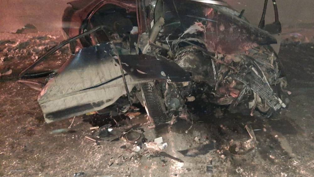 Водитель Toyota  врезался в фонарный столб и погиб в Новосибирске