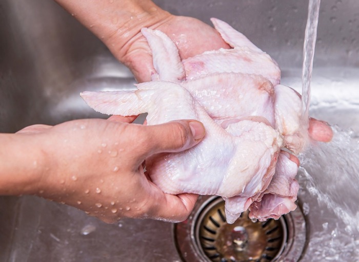 Какие продукты мыть перед употреблением вредно, а какие – обязательно, хотя многие делают наоборот готовим дома,полезные советы