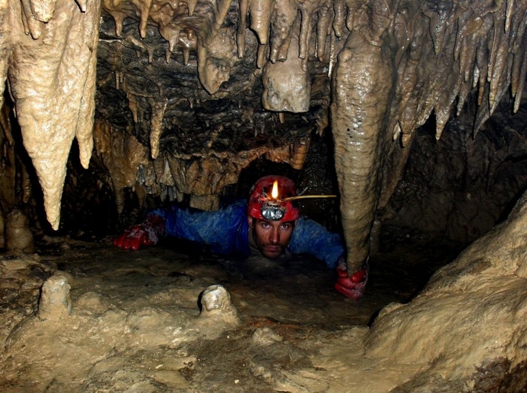 В пещере Крубера-Воронья