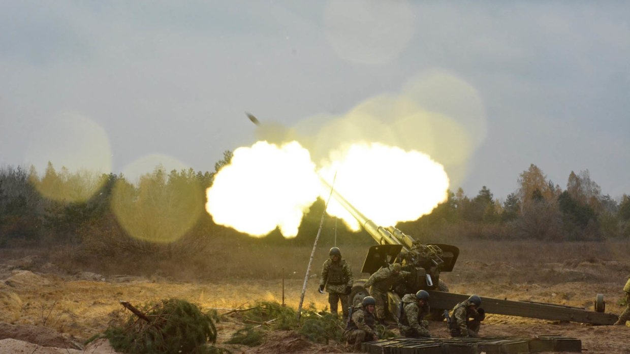 Донбасс сегодня: бойцы Киева гибнут на минах «Азова», помощь США распродана офицерами ВСУ