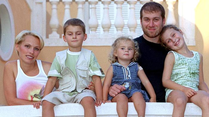 Роман Абрамович и Ирина Маландина: Счастливый брак, 5 детей и идеальный развод﻿ 