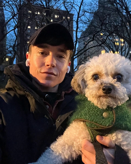 Фотосессии в пижамах и шапках Санты: как Мэрайя Кэри, Риз Уизерспун, Джаред Лето и другие звезды встретили Рождество Хроника