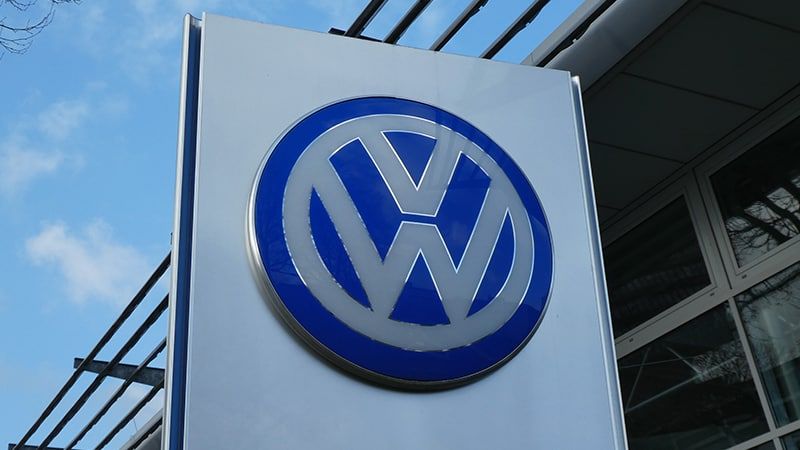 Bloomberg: отказ ЕС от российского газа не прошел бесследно для Volkswagen Экономика