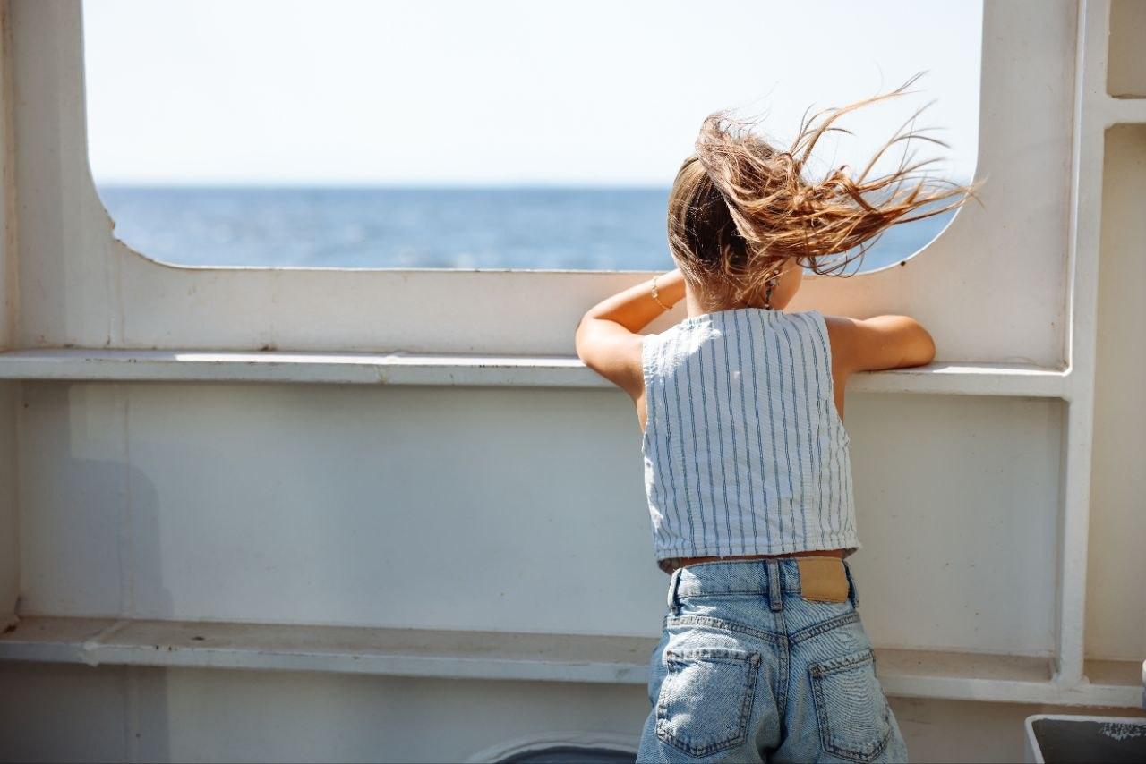 Бесплатное питание и детский сад на борту: как родители растят двухлетнюю дочь на круизном лайнере Бесплатное питание и детский сад на борту: как родители растят двухлетнюю дочь на круизном лайнере Пайпер, семьей, между, Фезерстоун, такой, может, девочки, семье, жизни, работой, жизнь, сложности, словам, корабле, необычного, когда, страны, детской, сначала, годПо