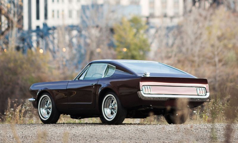 Полуспортивные авто 60-х отличались редкой элегантностью Полуспортивные авто 60-х отличались редкой элегантностью