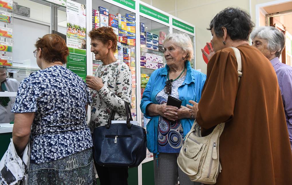 Опрос: более половины россиян занимаются самолечением болезни,лечение,медицина,общество,россияне,самолечение