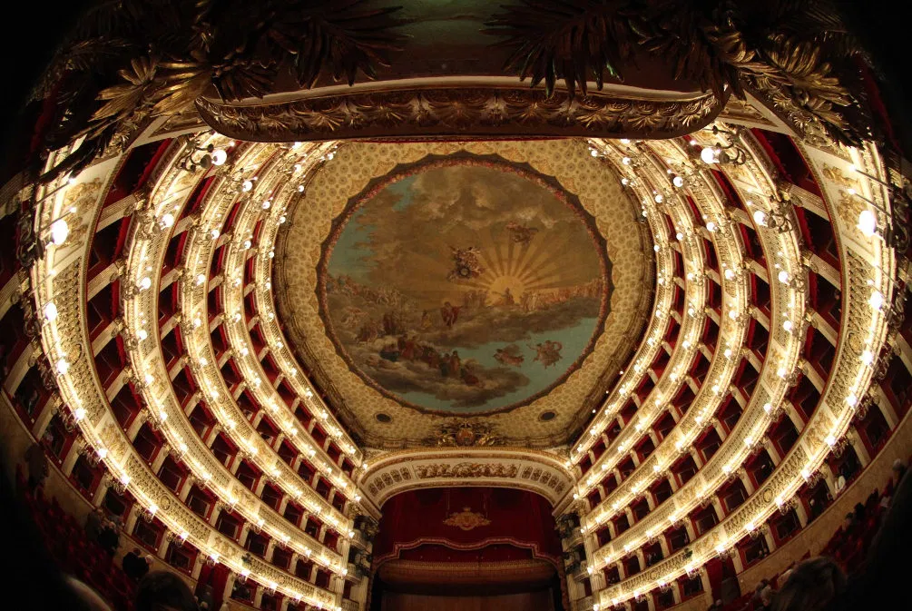 Оперный театр – гордость и достояние любого города.-8