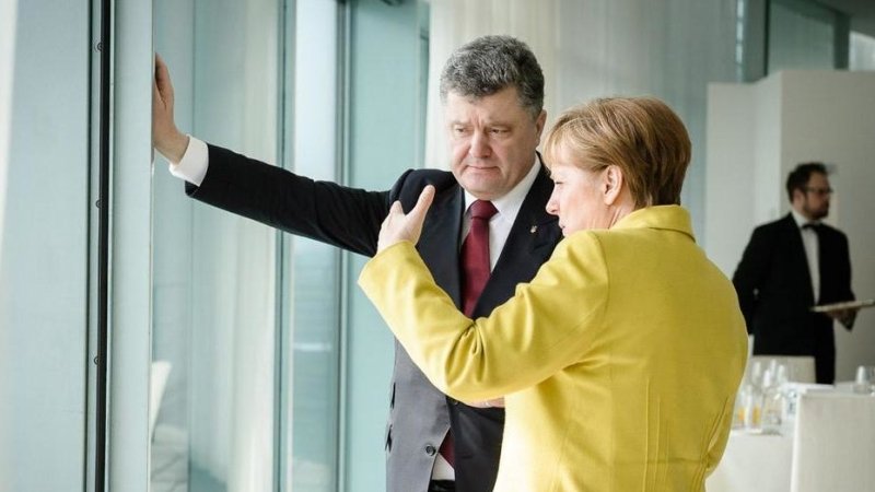 Порошенко отдельно встретится в Берлине с канцлером Германии Ангелой Меркель