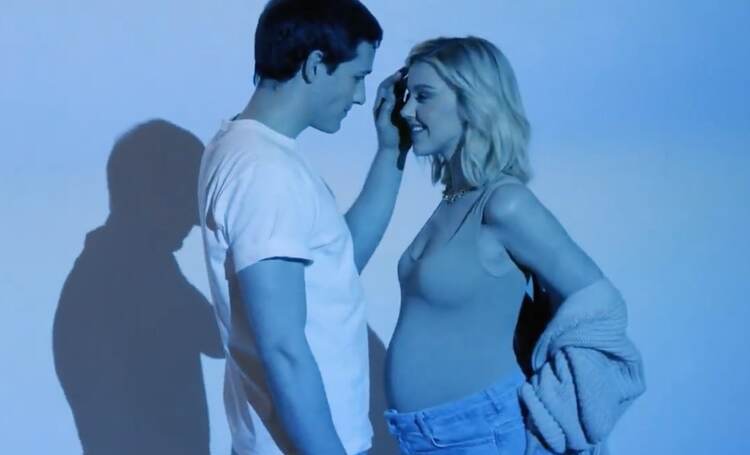 Юлианна Караулова ждет первенца