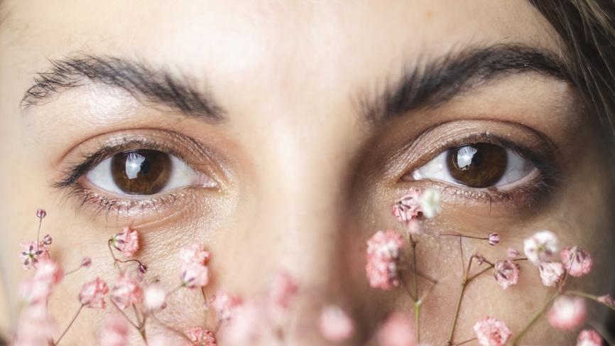 Офтальмолог Чиненова назвала заболевания, из-за которых меняется цвет белка глаз