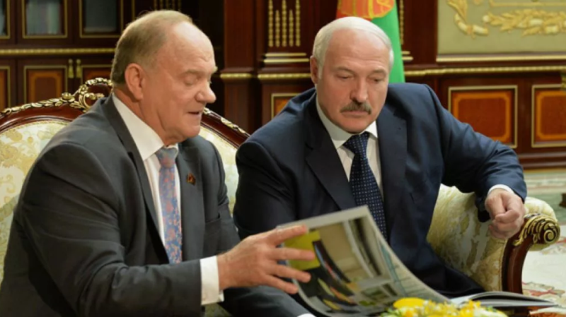 Президент Белоруссии Александр Лукашенко созвонился сегодня с лидером КПРФ Геннадием Зюгановым. Об этом официально...