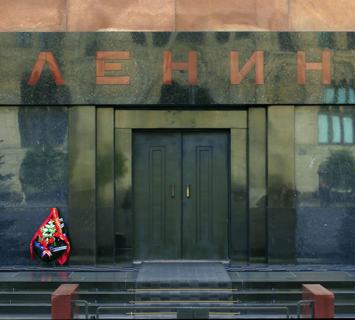 7 октября в истории: последняя Конституция СССР, появление смайлика, день рождения президента…