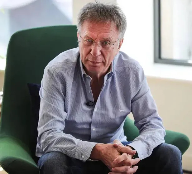 Суд изъял имущество на 8 млрд рублей у миллиардера Александра Галицкого, чья жена покончила с собой в изоляторе после, Галицкого, компании, пользу, Capital, собой, также, Александр, государства, бизнесмена, Almaz, требовал, изоляторе, женщину, покончила, АльфаБанка, матери, более, российский, Галицкий