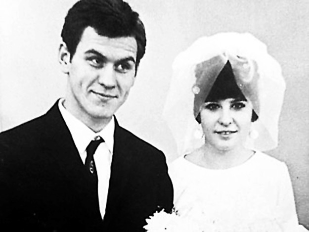 В первый раз Валерий женился ещё в студенческие годы. Фото из личного архива