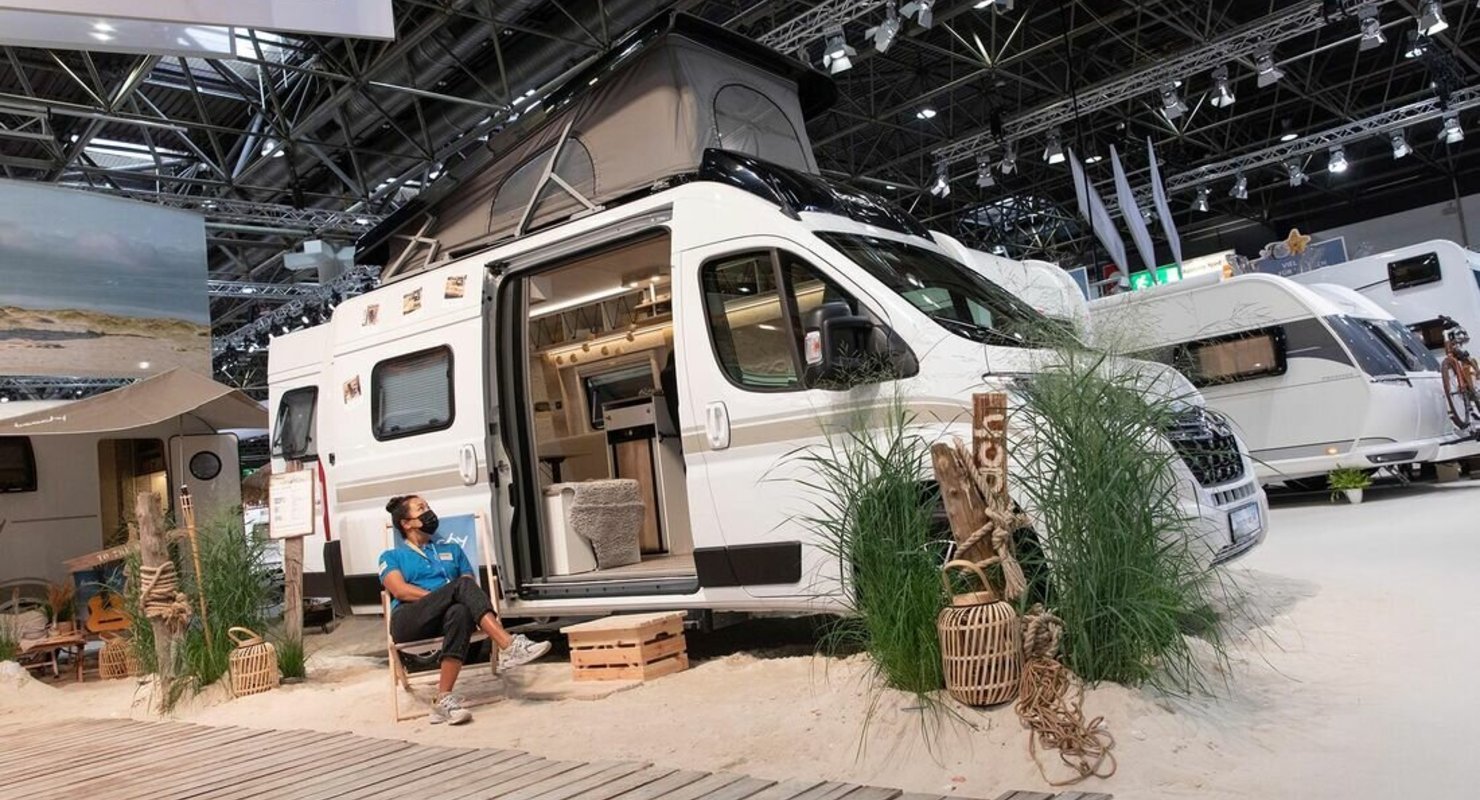 Автодом длиной 6 метров с вместимостью до 10 человек