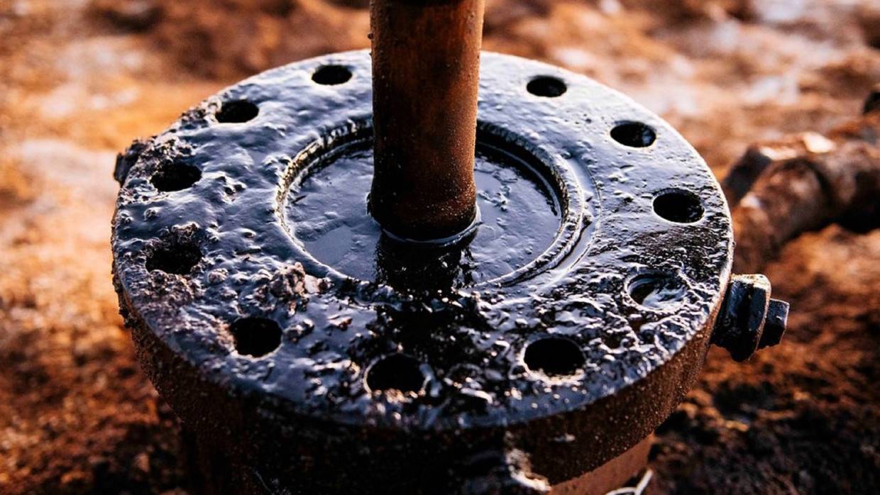 Похожая на нефть жидкость потекла из кранов квартир жителей Надыма