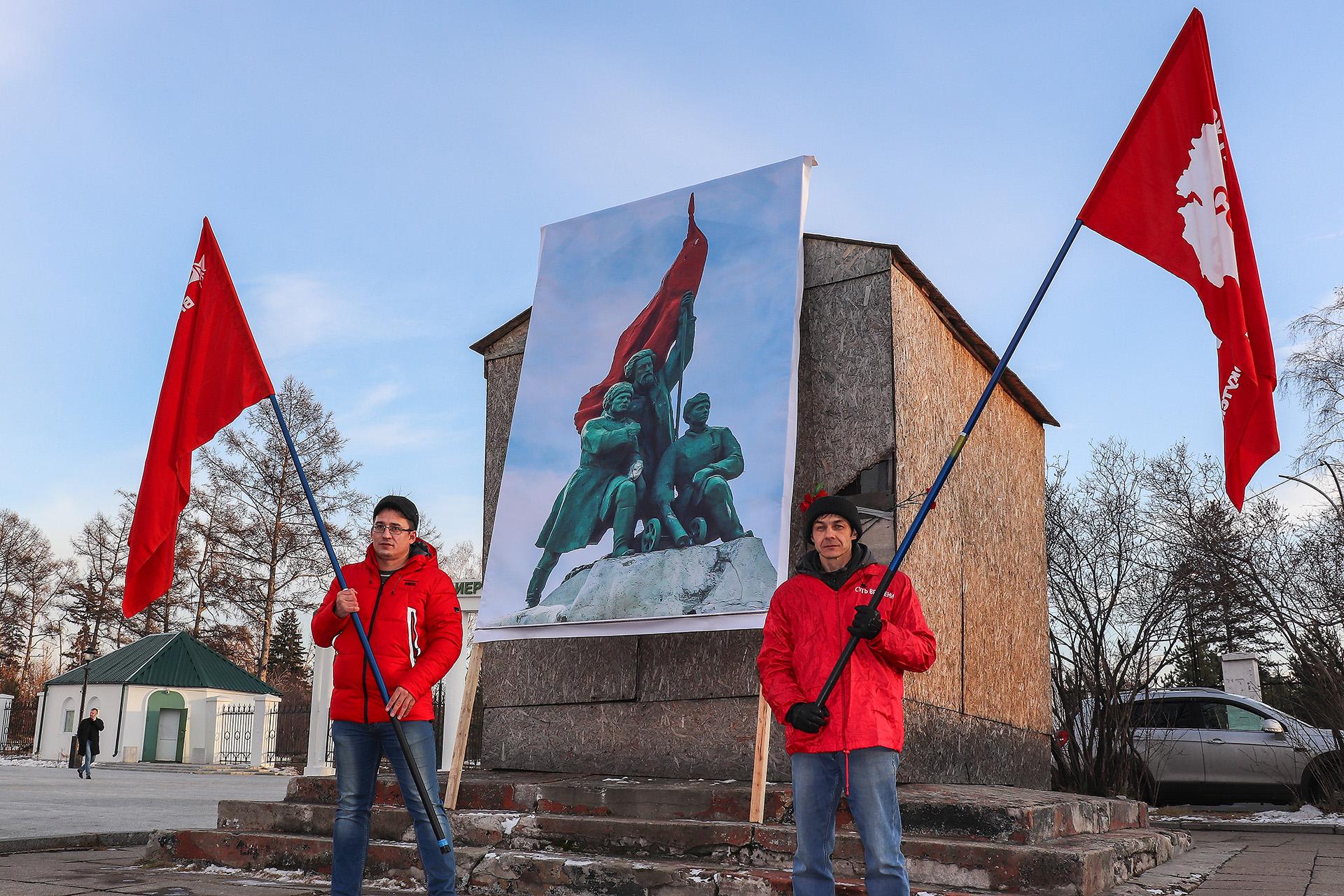 Суть времени 7. Монумент борцам революции Иркутск. Иркутск памятник революционерам. Монумент «борцам революции