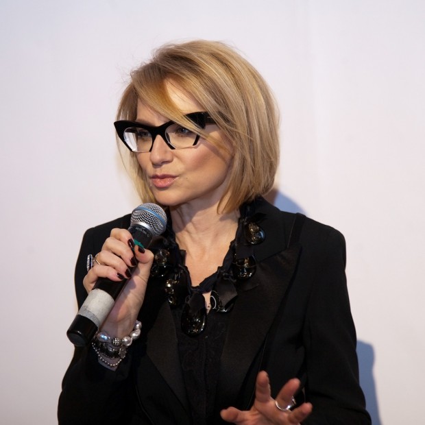 ya-obaldela-kogda-uvidela-kak-vyglyadela-modnyj-obozrevatel-evelina-xromchenko-20-let-nazad_005