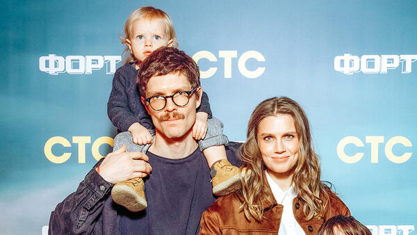 Дарья Мельникова — впервые о тайном браке с Набатовым:  «Есть возможность заняться домом» - похожая новость на Toplenta