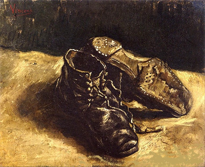 Обувь в искусстве: От изношенных башмаков Ван Гога и сапог Сталина до изящной женской туфельки с шедевром Боттичелли на стельке Обувь в искусстве: От изношенных башмаков Ван Гога и сапог Сталина до изящной женской туфельки с шедевром Боттичелли на стельке