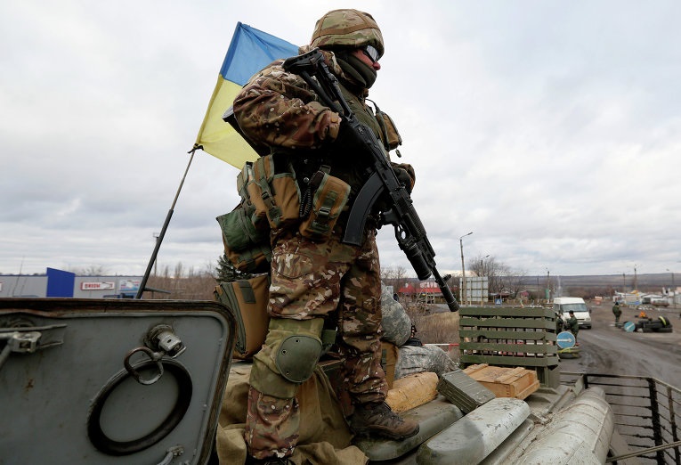 «Подвиги» карателей на оккупированном Донбассе: рейдерские захваты, взрывное устройство на двери, сбыт наркотиков