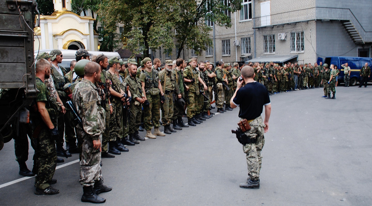 Иловайск-Мариуполь. Чем два «котла» украинской армии схожи и отличаются друг от друга украинских, военных, Украины, оружие, город, националистов, оказались, России, сдаваться, Зеленский, Владимир, сложить, коридор, «котла», апреля, только, иностранных, солдатам, ситуация, которые