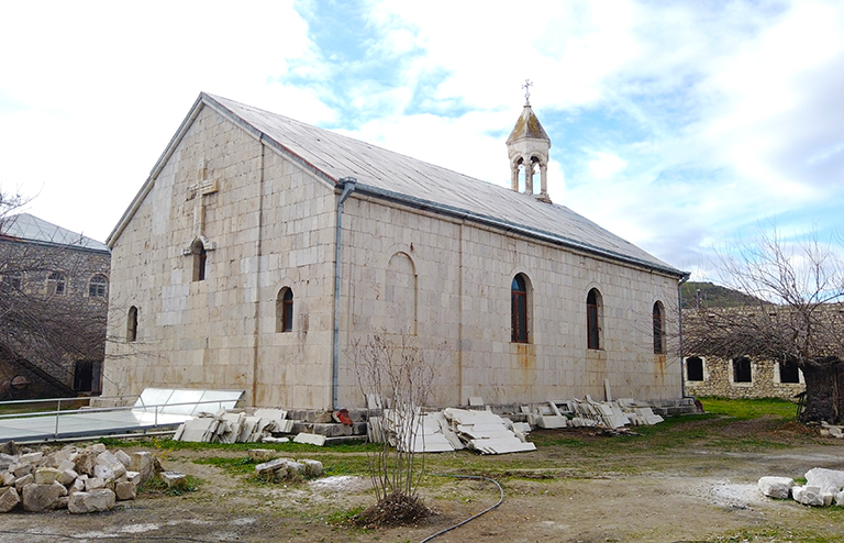 Баку пытается лишить жителей Карабаха надежды и памяти геополитика