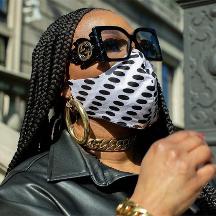 Мода после пандемии: привыкаем к маскам и перчаткам на примере звезд и киногероев Новости моды