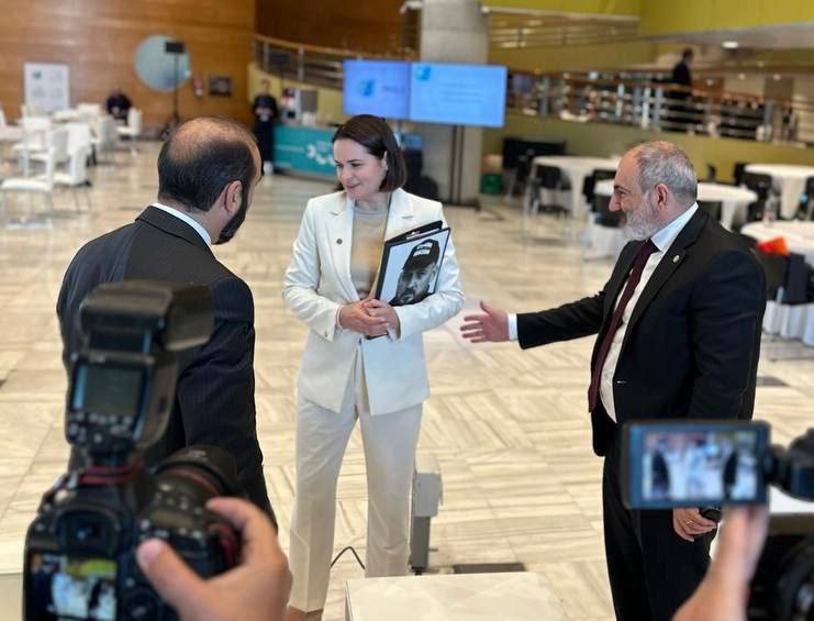 Армения. Агония государственности геополитика,г,Москва [1405113]