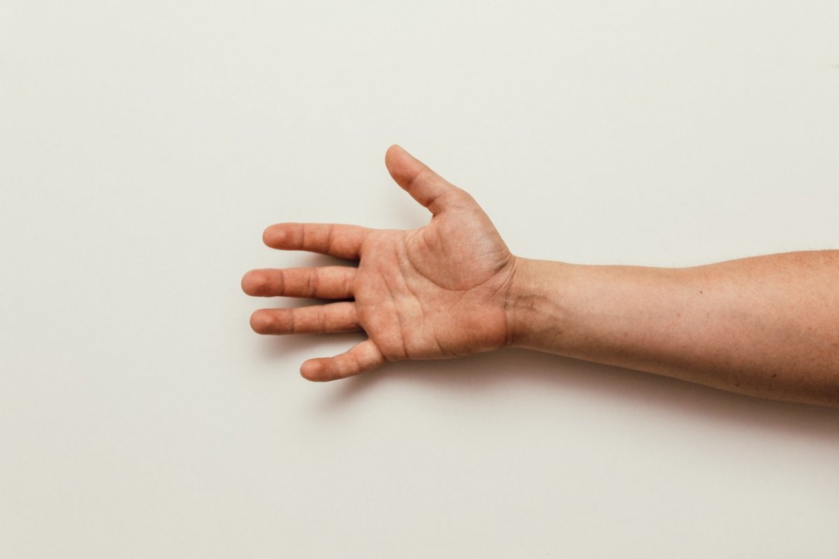 Симптомы дефицита витамина D: предупреждающий знак дает ощущение в пальцах