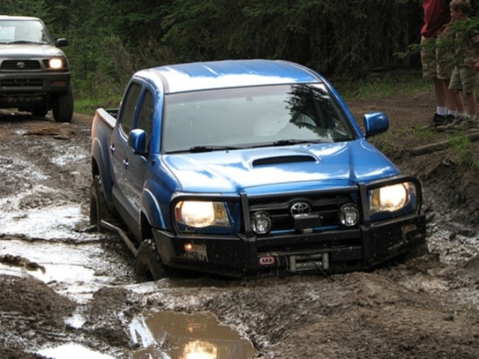 Машина Toyota Tacoma TRD Off-Road - выбор профессионала. 