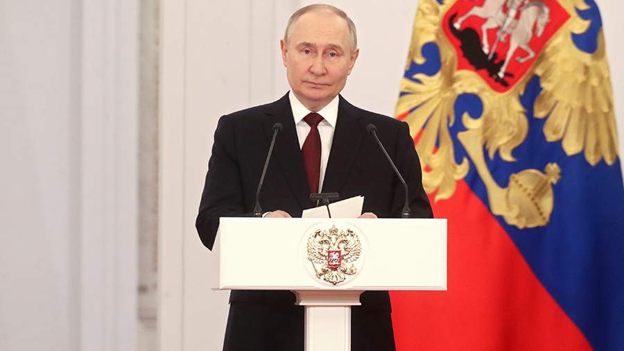 Путин поручил расширить выдачу электронных виз иностранным ученым для работы в РФ
