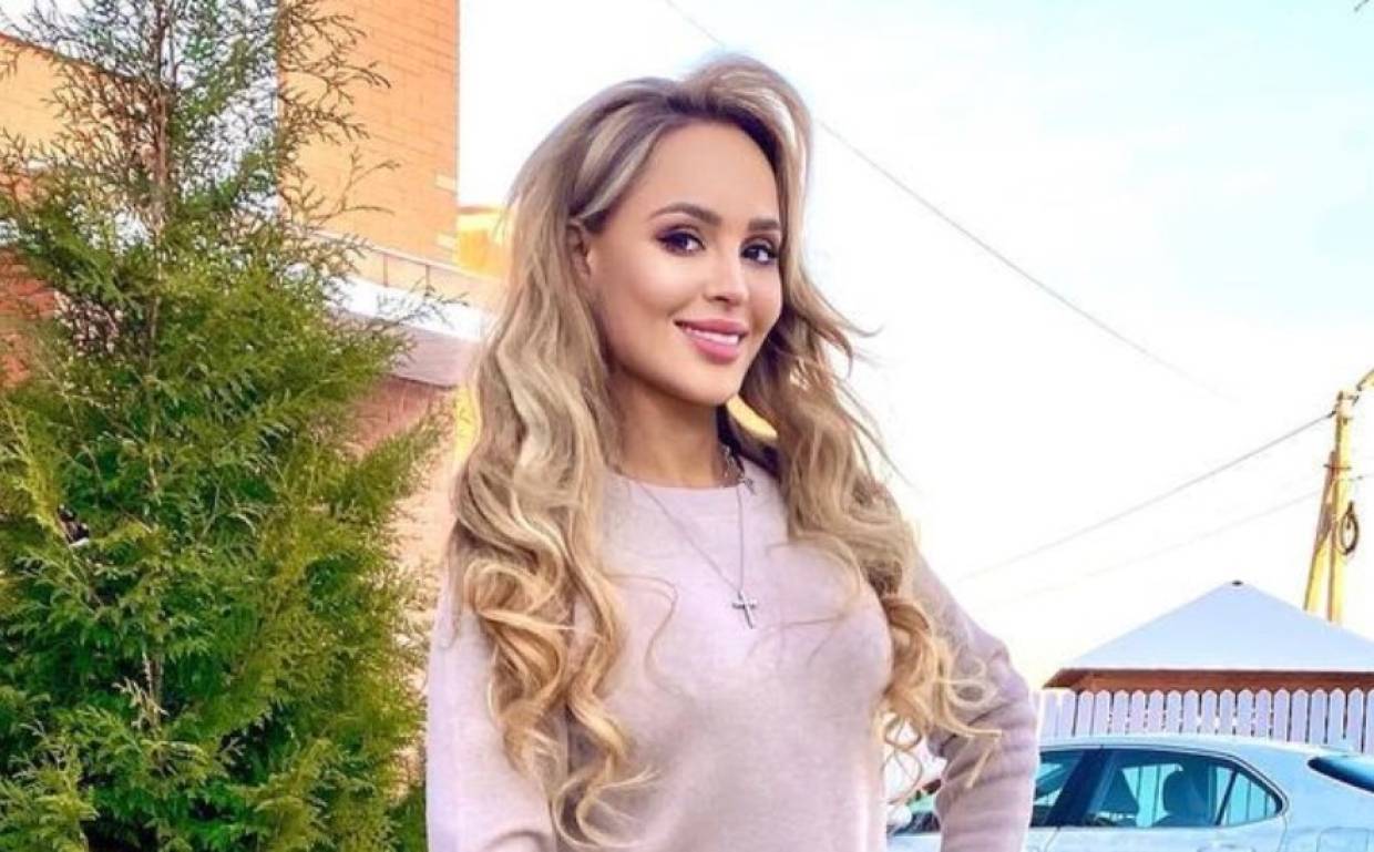 Блогер Калашникова объяснила причину ухода ведущей Регины Тодоренко из популярной соцсети