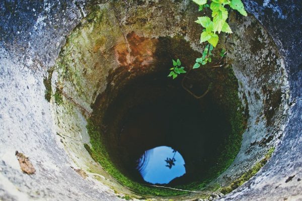 В очистке нуждается даже вода из глубоких скважин и природных колодцев вода,экология