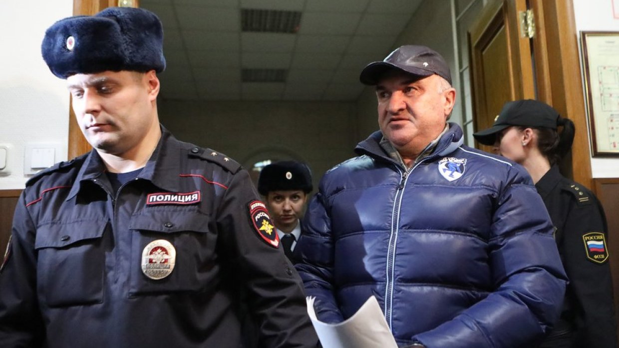 Следователи требуют арестовать двух новых фигурантов дела Арашукова