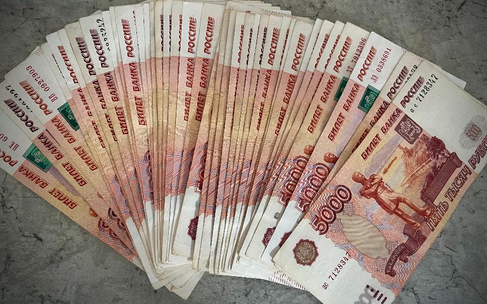 Рязанцу арестовали счета за долги в 665 тысяч рублей