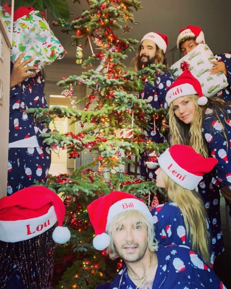 Фотосессии в пижамах и шапках Санты: как Мэрайя Кэри, Риз Уизерспун, Джаред Лето и другие звезды встретили Рождество Хроника