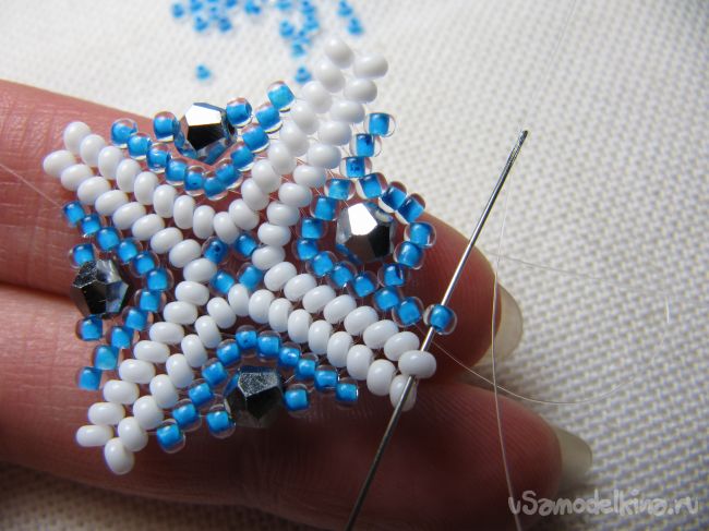 Браслет из бисера «Снежная королева» 