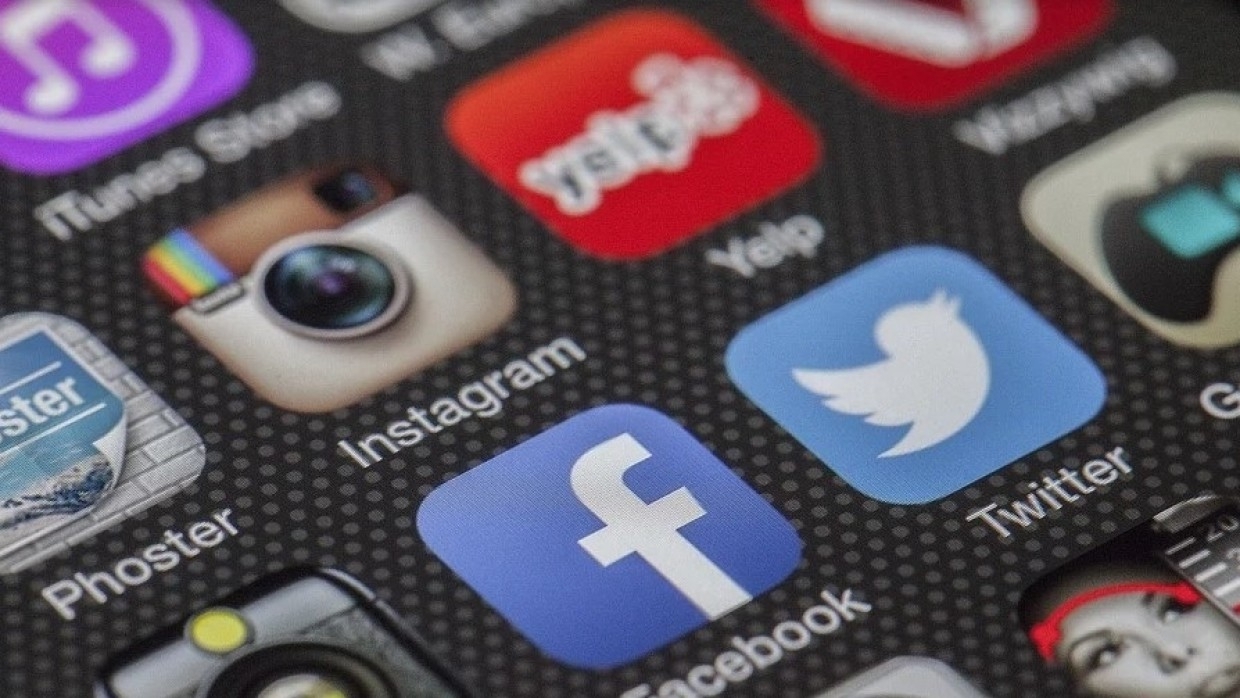 Пользователи массово жалуются на сбои в Instagram и WhatsApp