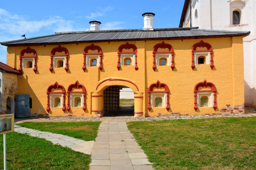 Кирилло-Белозерский монастырь в России